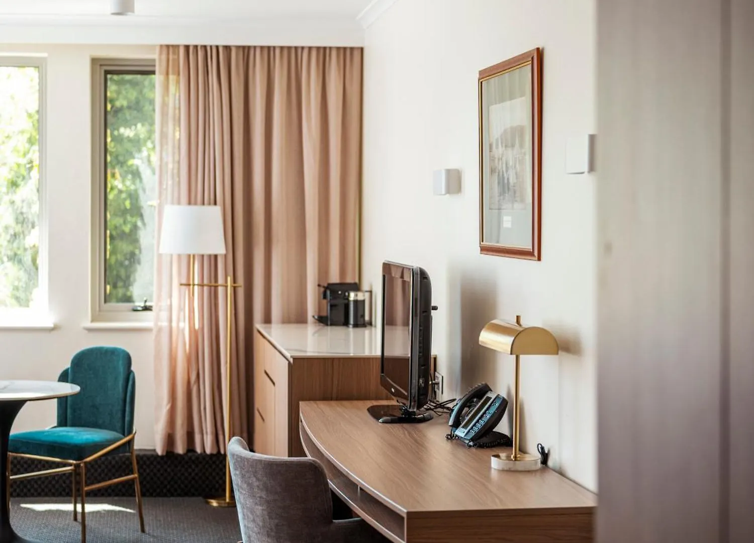Lenna Of Hobart Hotel